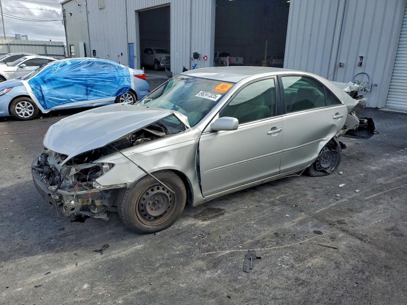 TOYOTA CAMRY 2004 with VIN 4T1BE32K24U933595 - Photo from auction