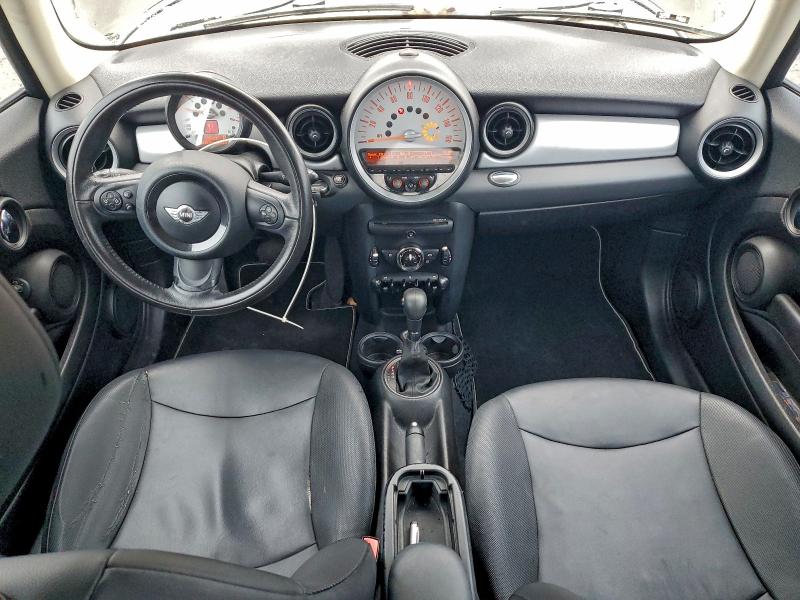 Photo 8 from auction – 2011 MINI COOPER with VIN WMWSU3C58BT092396