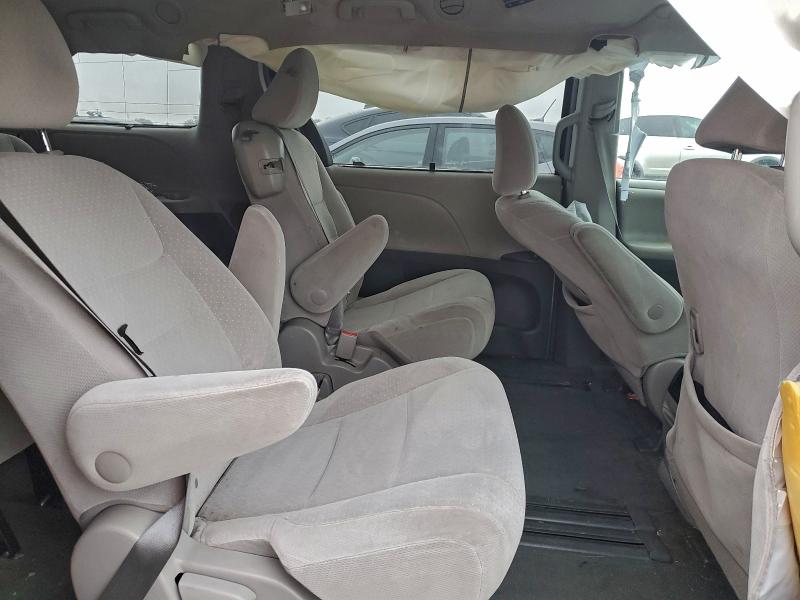 Photo 11 from auction – 2015 TOYOTA SIENNA LE with VIN 5TDKK3DC8FS527735