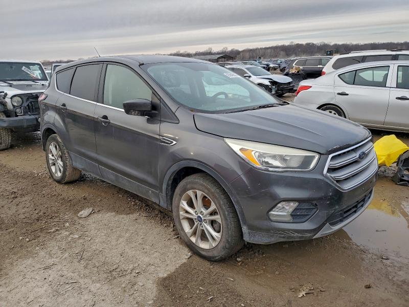 Photo 4 from auction – 2017 FORD ESCAPE SE with VIN 1FMCU0GD8HUD82014