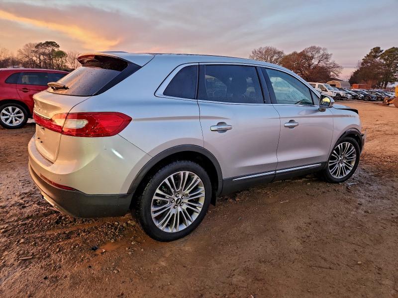 Photo 3 from auction – 2017 LINCOLN MKX RESERV with VIN 2LMPJ6LR4HBL44448