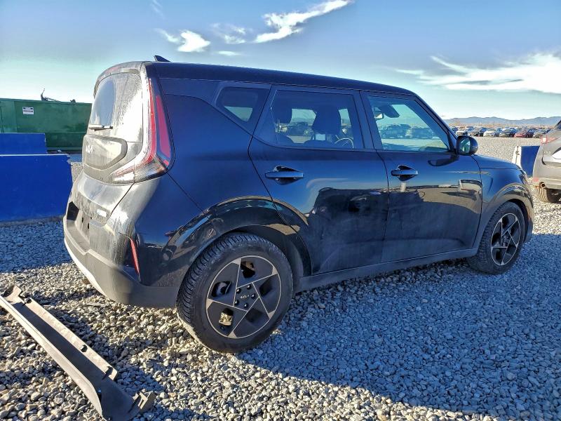 Photo 3 from auction – 2023 KIA SOUL with VIN KNDJ33AUXP7893441
