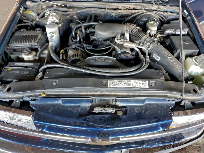 Photo 12 from auction – 2000 CHEVROLET BLAZER with VIN 1GNCS13W3Y2394372