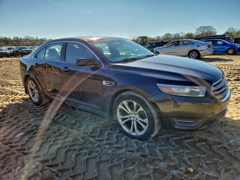 Photo 4 from auction – 2013 FORD TAURUS SEL with VIN 1FAHP2H86DG135054