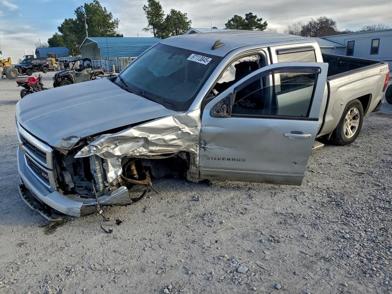 CHEVROLET SILVERADO 2015 with VIN 3GCUKREC8FG526190 - Photo from auction