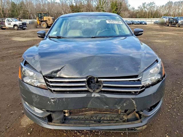 Photo 5 from auction – 2015 VOLKSWAGEN PASSAT SE with VIN 1VWBS7A36FC080445