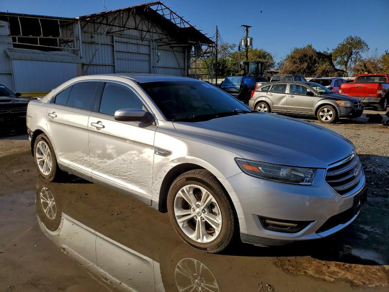 Photo 4 from auction – 2015 FORD TAURUS SEL with VIN 1FAHP2E83FG199561