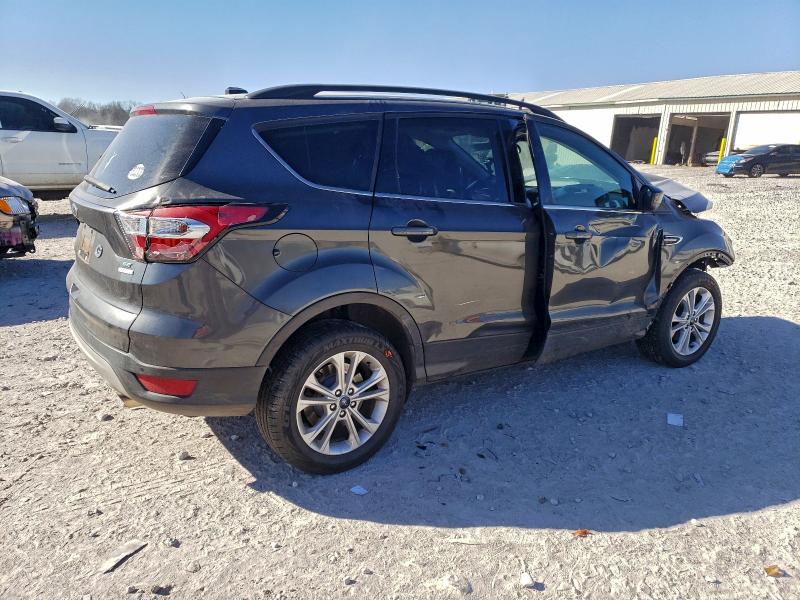 Photo 3 from auction – 2017 FORD ESCAPE SE with VIN 1FMCU0GD8HUD94535