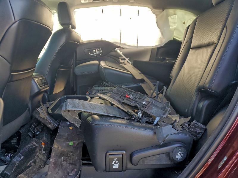Photo 11 from auction – 2016 TOYOTA HIGHLANDER with VIN 5TDYKRFH9GS135287