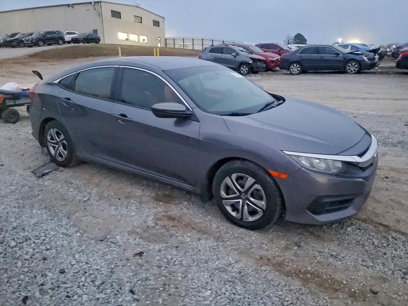 Photo 4 from auction – 2017 HONDA CIVIC LX with VIN 19XFC2F58HE052124