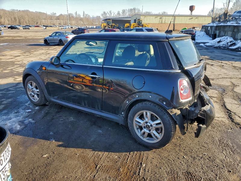 Photo 2 from auction – 2013 MINI COOPER with VIN WMWSU3C50DT685463