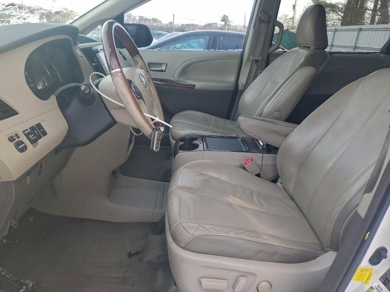 Photo 7 from auction – 2012 TOYOTA SIENNA XLE with VIN 5TDDK3DC1CS042891