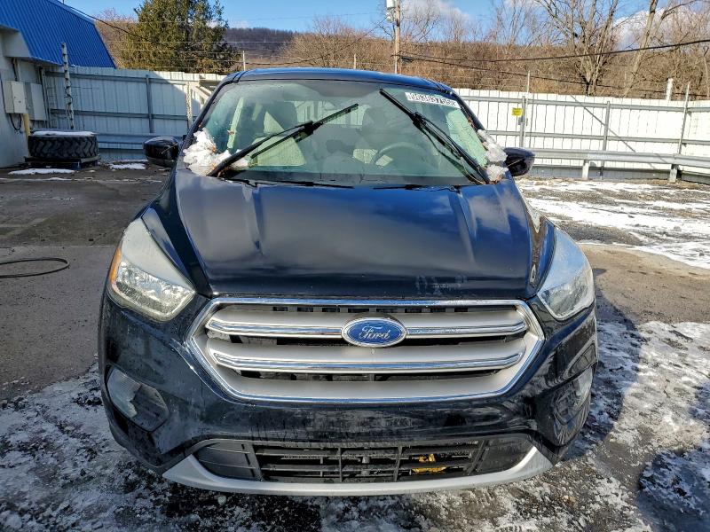 Photo 5 from auction – 2017 FORD ESCAPE SE with VIN 1FMCU9GD2HUC04300
