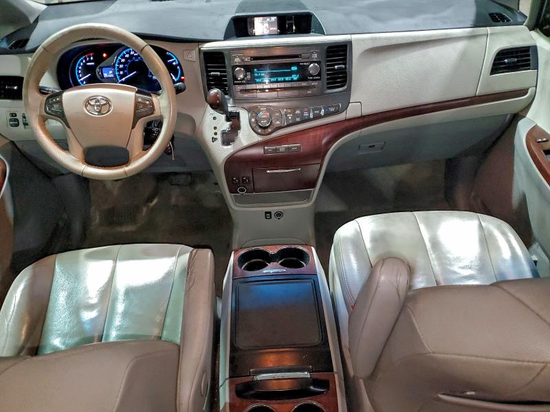 Photo 8 from auction – 2013 TOYOTA SIENNA XLE with VIN 5TDDK3DC8DS065280