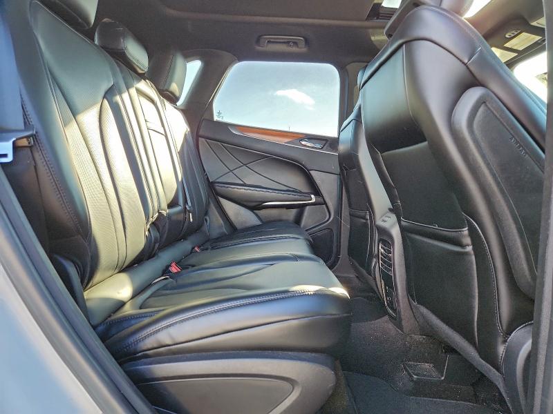 Photo 11 from auction – 2019 LINCOLN MKC RESERV with VIN 5LMCJ3D97KUL26015