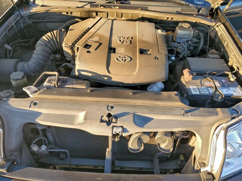 Photo 12 from auction – 2005 TOYOTA 4RUNNER SR with VIN JTEZU14R050062933