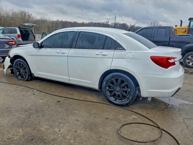 Photo 2 from auction – 2013 CHRYSLER 200 with VIN 1C3CCBBB7DN764052