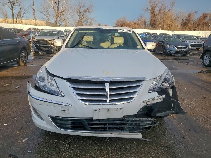 Photo 5 from auction – 2013 HYUNDAI GENESIS 3. with VIN KMHGC4DD1DU216864