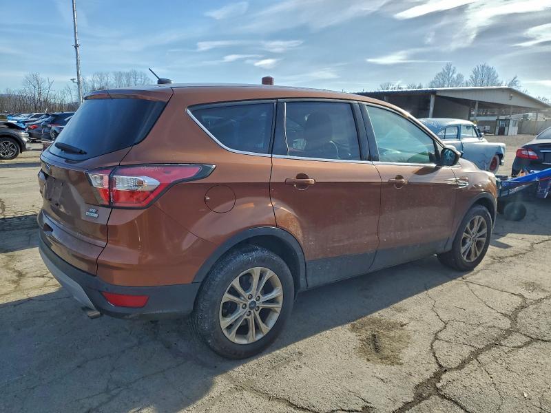 Photo 3 from auction – 2017 FORD ESCAPE SE with VIN 1FMCU0GD3HUA40986