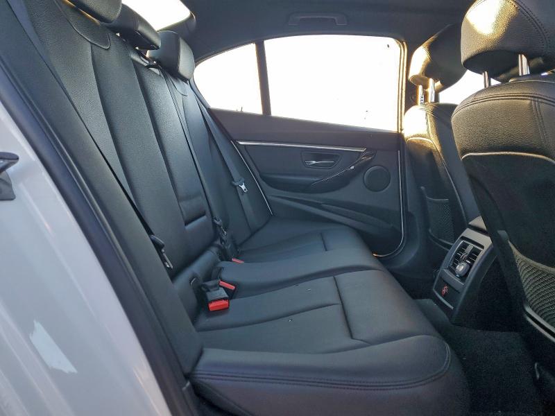 Photo 10 from auction – 2018 BMW 330 XI with VIN WBA8D9C52JA607948