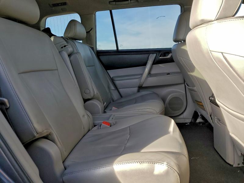 Photo 11 from auction – 2011 TOYOTA HIGHLANDER with VIN 5TDBK3EH5BS070192