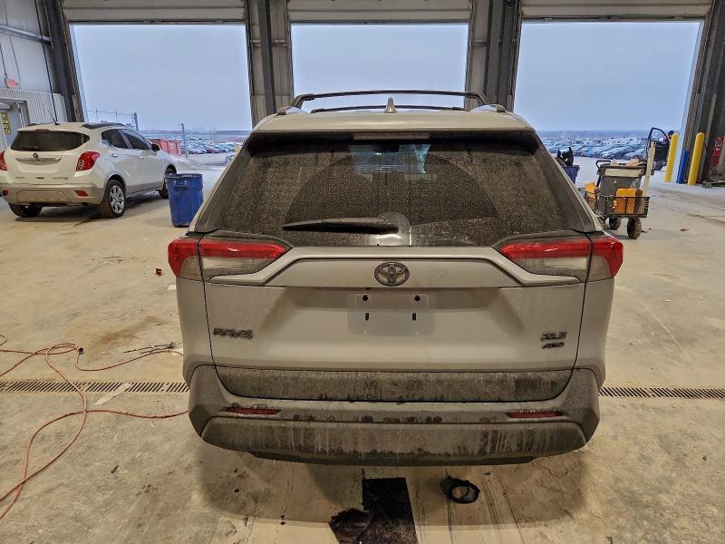 Photo 6 from auction – 2021 TOYOTA RAV4 XLE with VIN 2T3P1RFV7MC234450