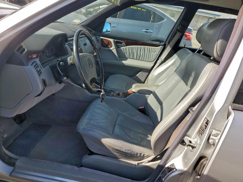 Photo 7 from auction – 1998 MERCEDES-BENZ E with VIN WDBJH65F4WA528431