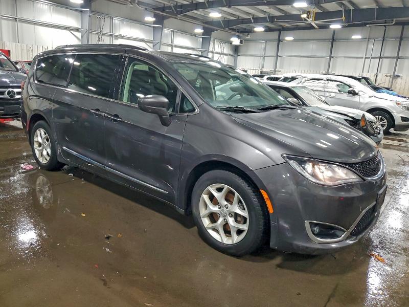 Photo 4 from auction – 2017 CHRYSLER PACIFICA T with VIN 2C4RC1BGXHR515927