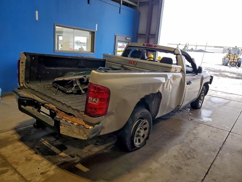 Photo 3 from auction – 2008 CHEVROLET SILVERADO with VIN 1GCEC14CX8Z185205