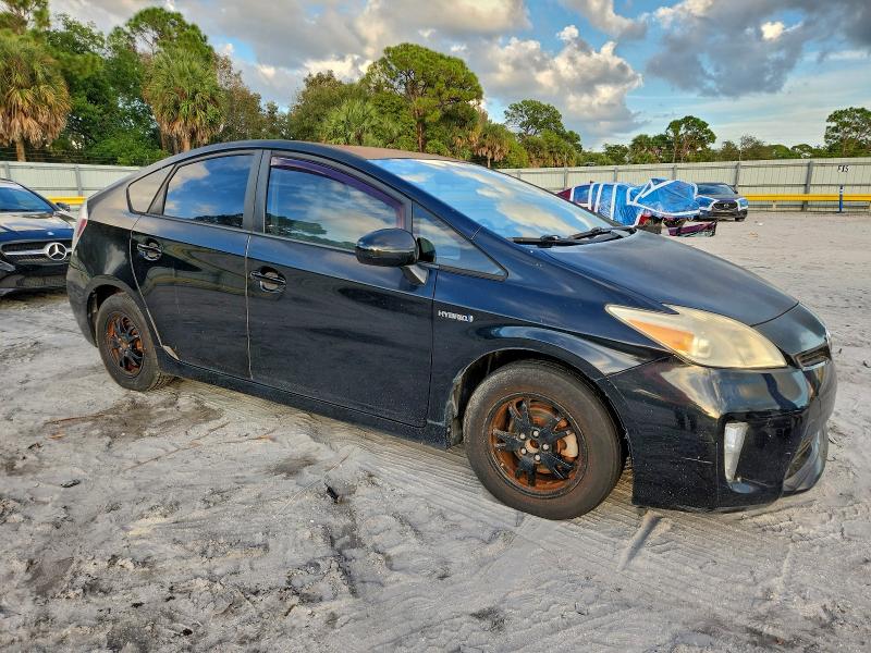 Photo 4 from auction – 2014 TOYOTA PRIUS with VIN JTDKN3DU6E1744924