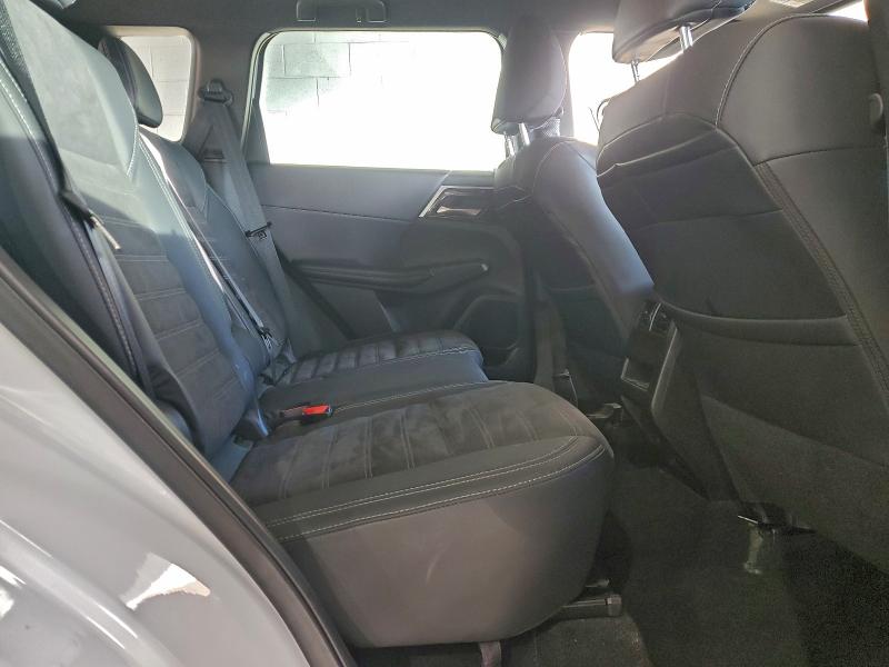 Photo 11 from auction – 2023 MITSUBISHI OUTLANDER with VIN JA4J4UA81PZ049986