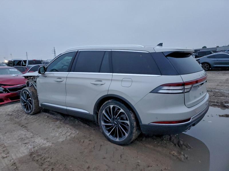 Photo 2 from auction – 2023 LINCOLN AVIATOR RE with VIN 5LM5J7WC8PGL06242