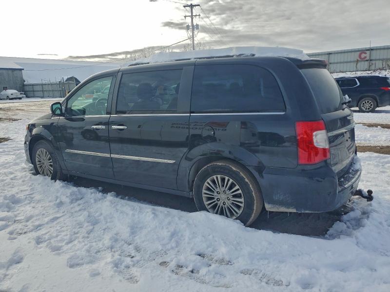 Photo 2 from auction – 2016 CHRYSLER TOWN & COU with VIN 2C4RC1CG9GR191172