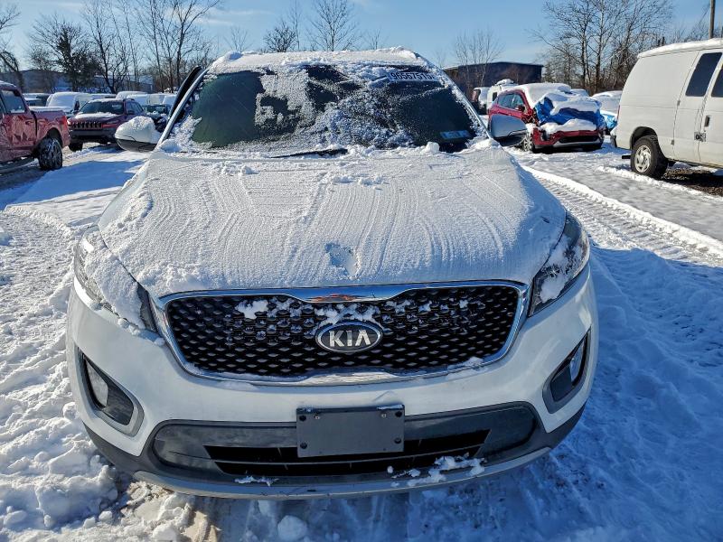 Photo 5 from auction – 2016 KIA SORENTO EX with VIN 5XYPHDA58GG158079