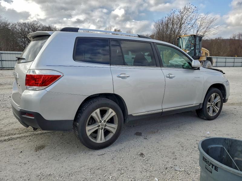 Photo 3 from auction – 2013 TOYOTA HIGHLANDER with VIN 5TDDK3EH9DS265854
