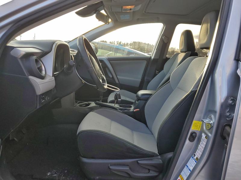 Photo 7 from auction – 2017 TOYOTA RAV4 XLE with VIN 2T3RFREV5HW601488