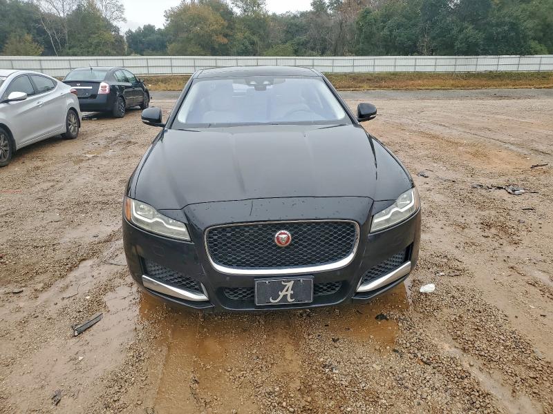 Photo 5 from auction – 2016 JAGUAR XF PREMIUM with VIN SAJBJ4BVXGCY16570