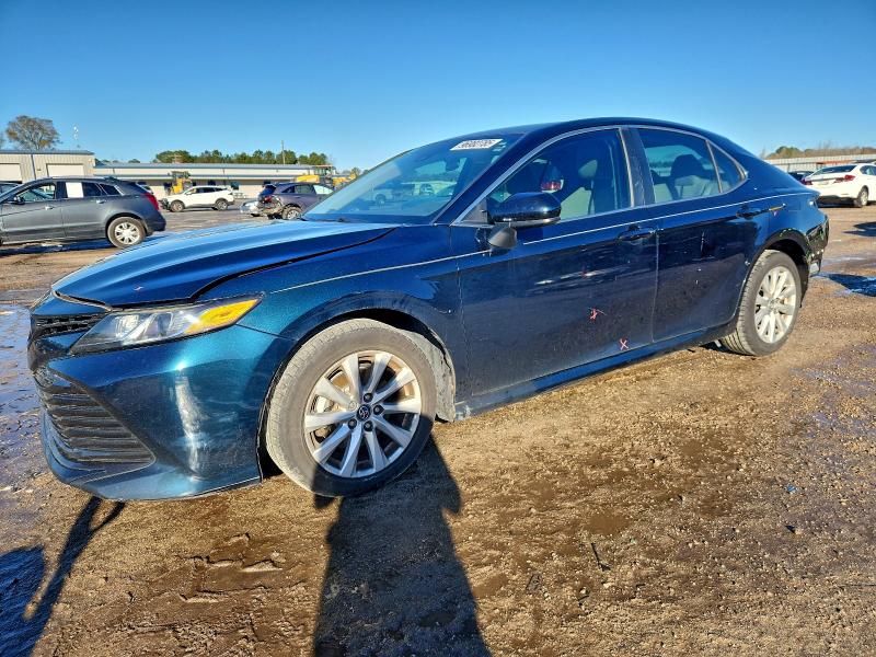 TOYOTA CAMRY 2020 with VIN 4T1C11AK6LU906887 - Photo from auction