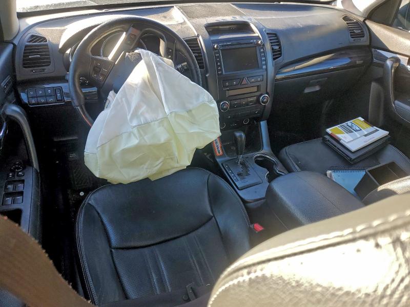 Photo 8 from auction – 2012 KIA SORENTO SX with VIN 5XYKWDA26CG195373