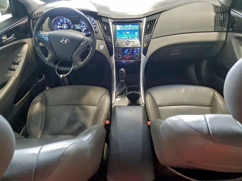 Photo 8 from auction – 2012 HYUNDAI SONATA SE with VIN 5NPEC4AC1CH464094