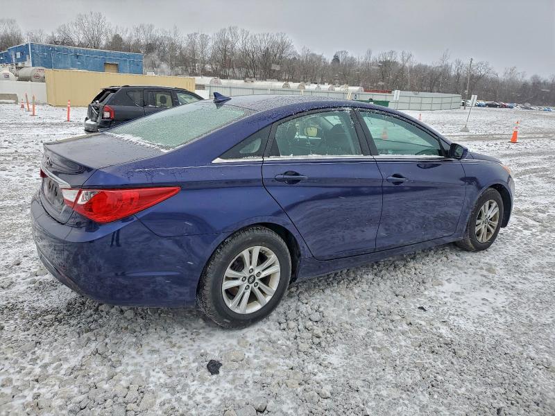 Photo 3 from auction – 2011 HYUNDAI SONATA GLS with VIN 5NPEB4AC5BH150000