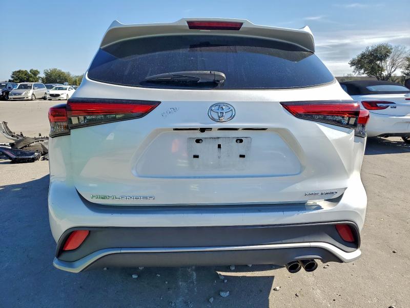 Photo 6 from auction – 2022 TOYOTA HIGHLANDER with VIN 5TDLZRBH4NS216268