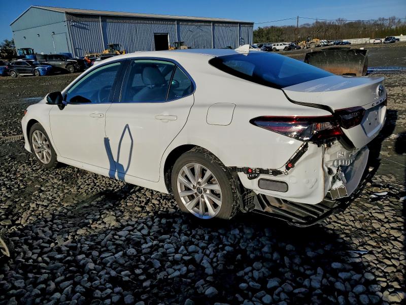 Photo 2 from auction – 2022 TOYOTA CAMRY with VIN 4T1C11AK9NU045966