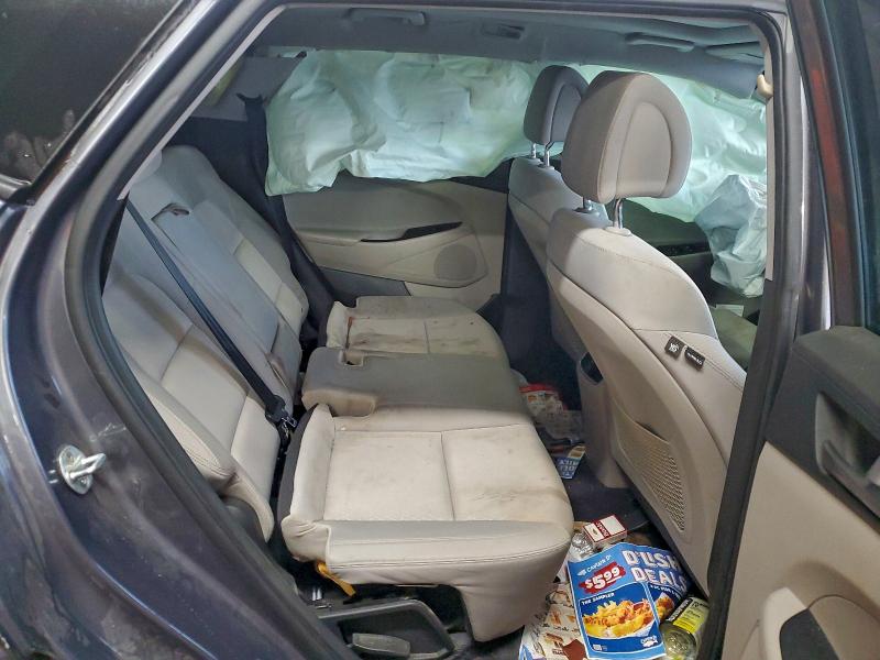 Photo 11 from auction – 2017 HYUNDAI TUCSON with VIN KM8J33A25HU550971