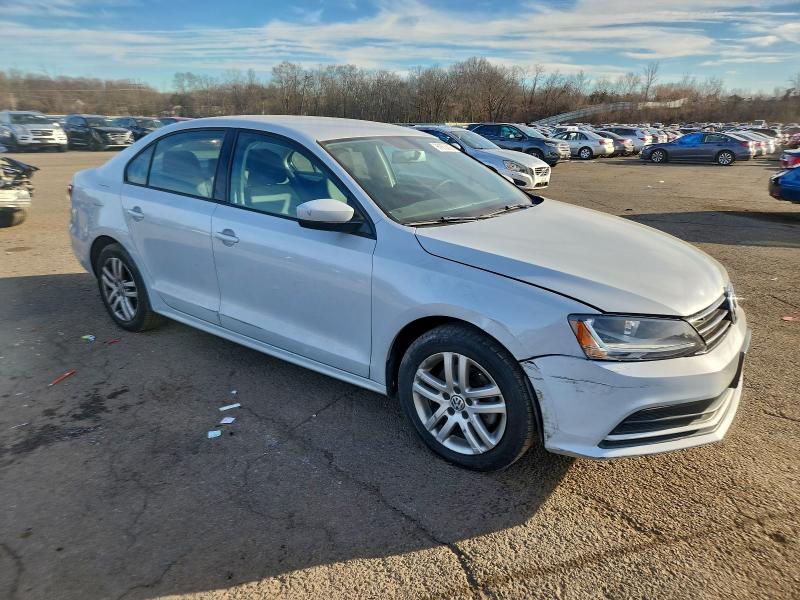 Photo 4 from auction – 2018 VOLKSWAGEN JETTA with VIN 3VW2B7AJ3JM245650