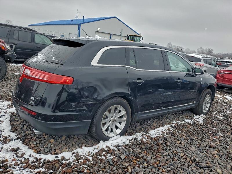 Photo 3 from auction – 2016 LINCOLN MKT with VIN 2LMHJ5NK7GBL00442