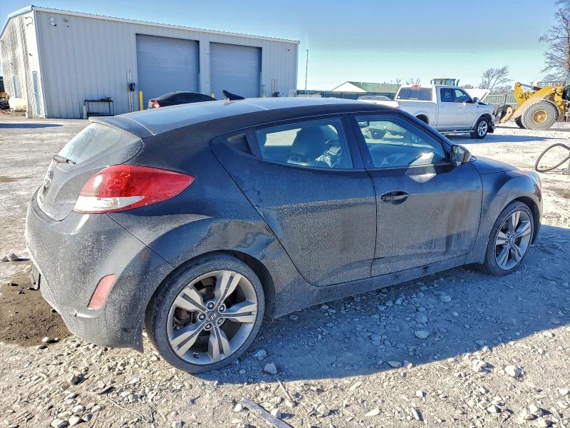 Photo 3 from auction – 2013 HYUNDAI VELOSTER with VIN KMHTC6AD7DU094543