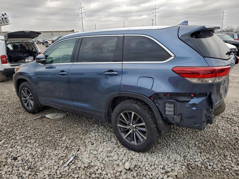 Photo 2 from auction – 2017 TOYOTA HIGHLANDER with VIN 5TDJZRFH0HS522230