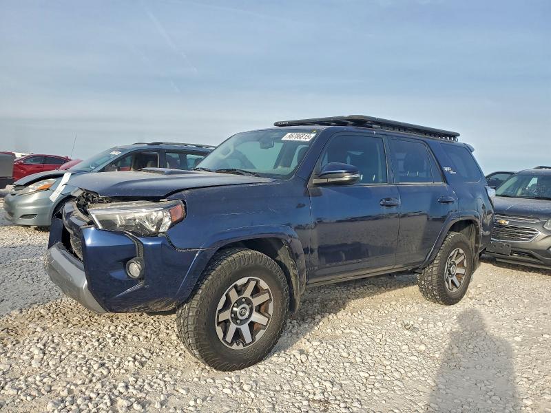 TOYOTA 4RUNNER SR 2018 with VIN JTEBU5JR4J5529992 - Photo from auction