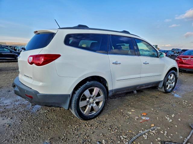 Photo 3 from auction – 2011 CHEVROLET TRAVERSE L with VIN 1GNKVLED3BJ256922
